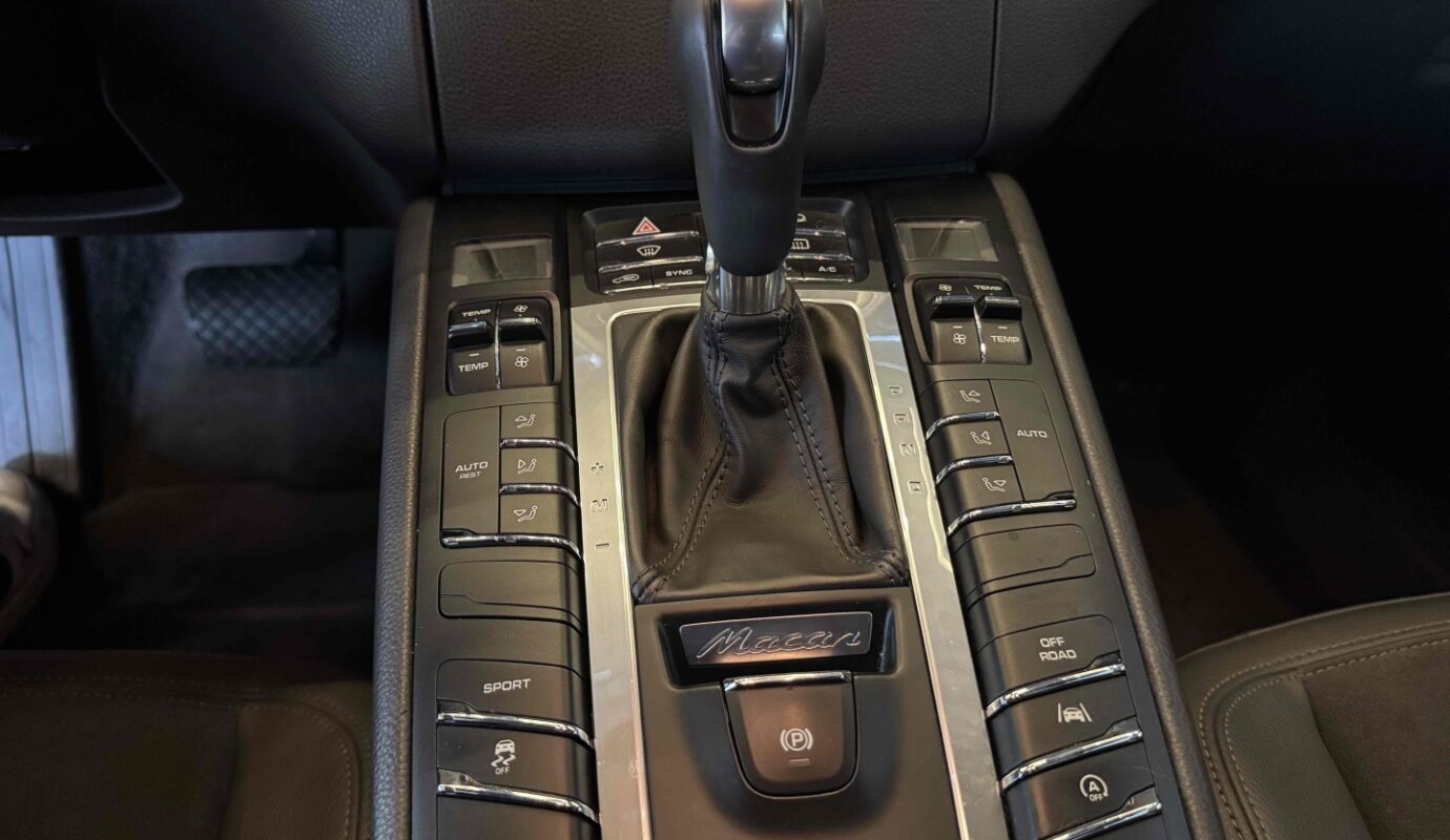 PORSCHE MACAN 2017