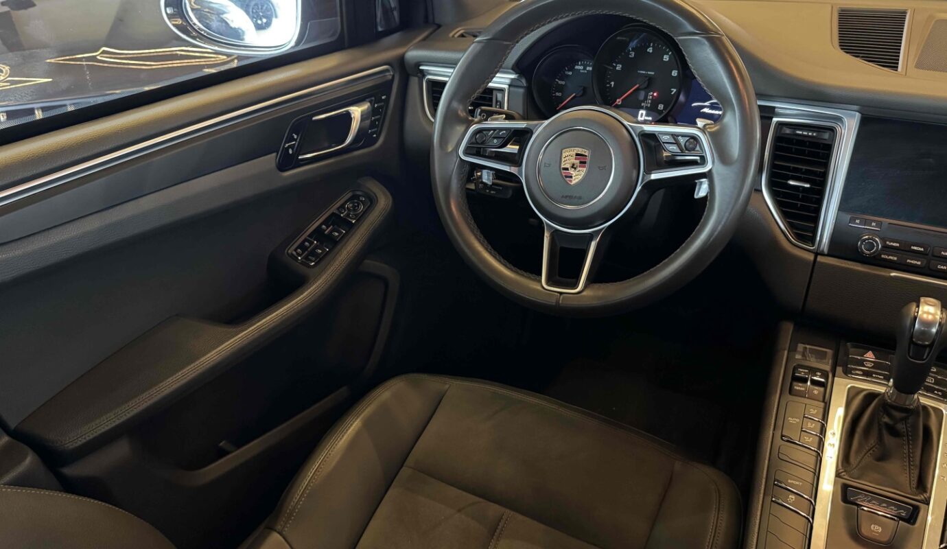 PORSCHE MACAN 2017