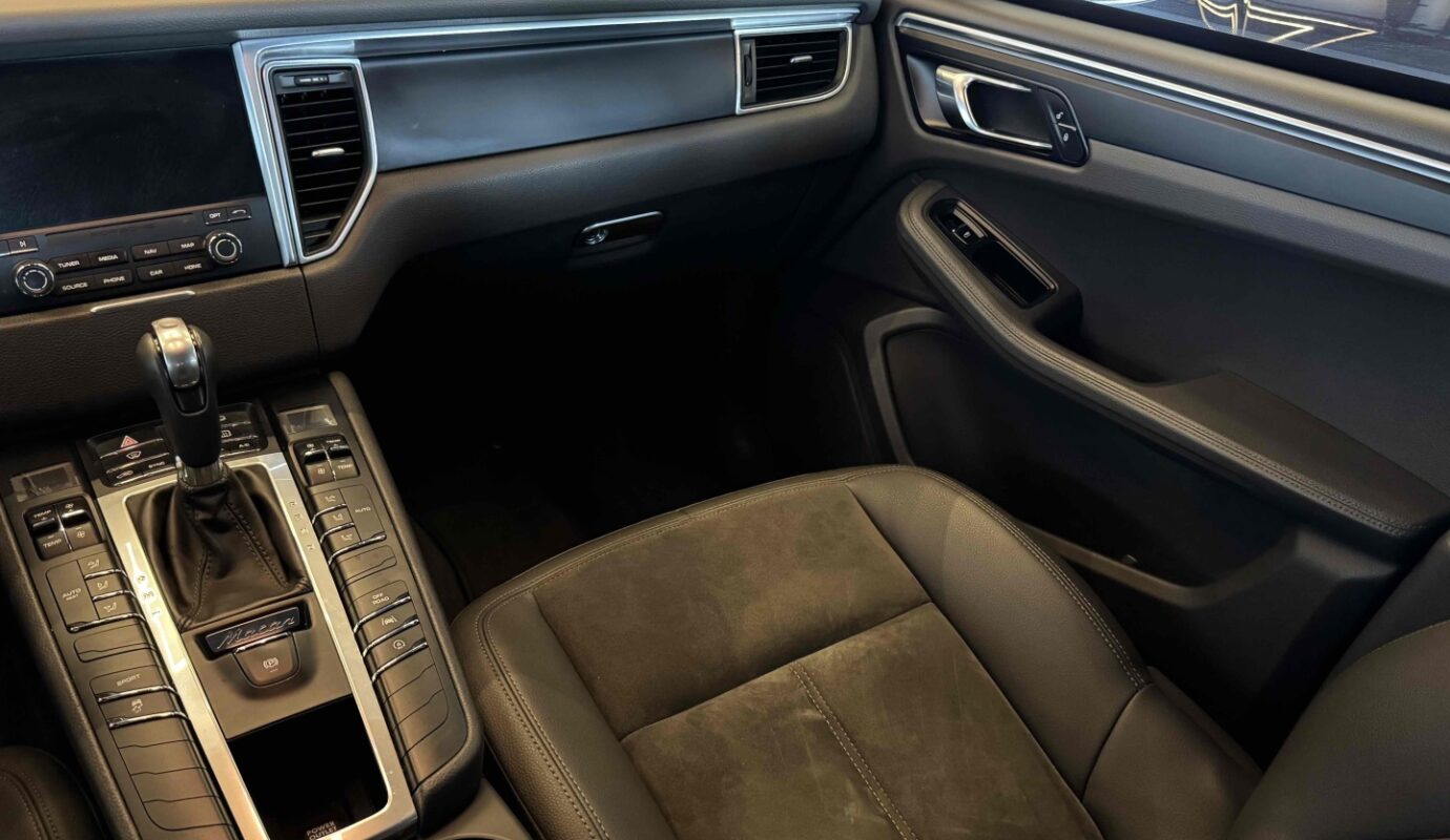 PORSCHE MACAN 2017