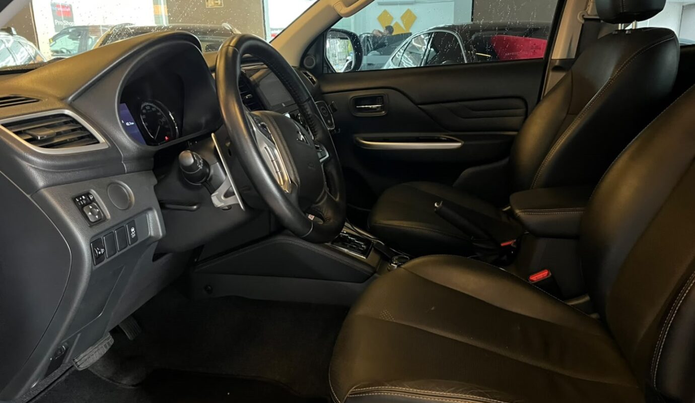 MITSUBISHI L200 TRITON 2024