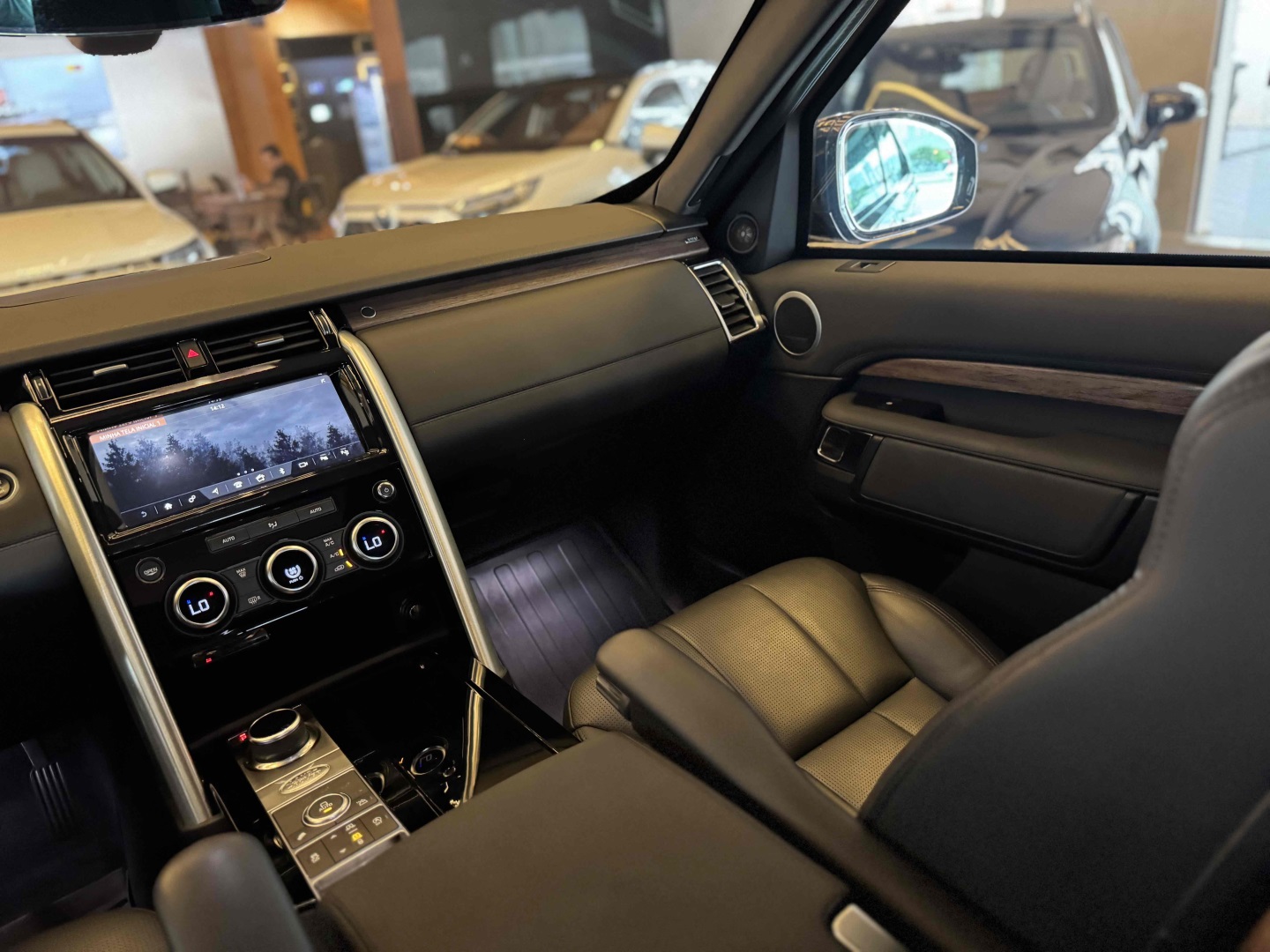 LAND ROVER DISCOVERY 2019