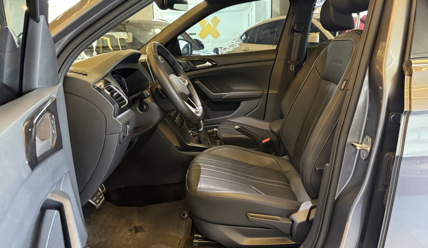 VOLKSWAGEN T-CROSS 2025
