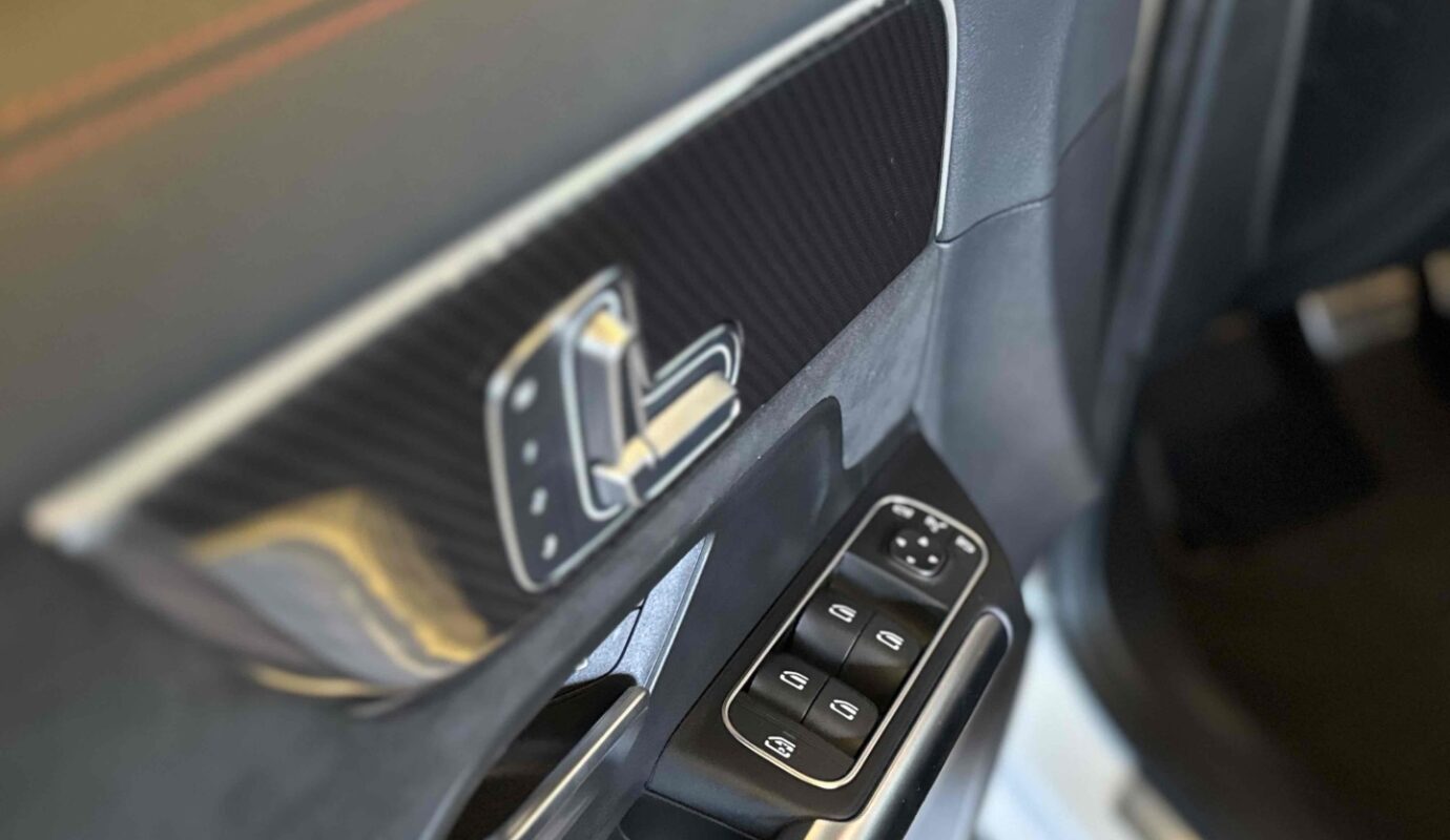 MERCEDES-BENZ GLA 200 2024