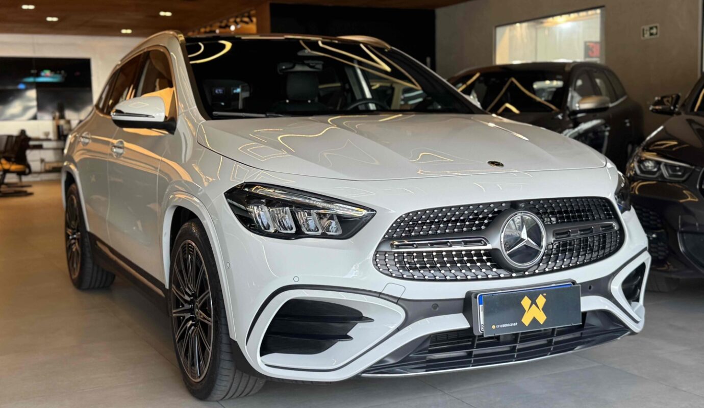 MERCEDES-BENZ GLA 200 2024