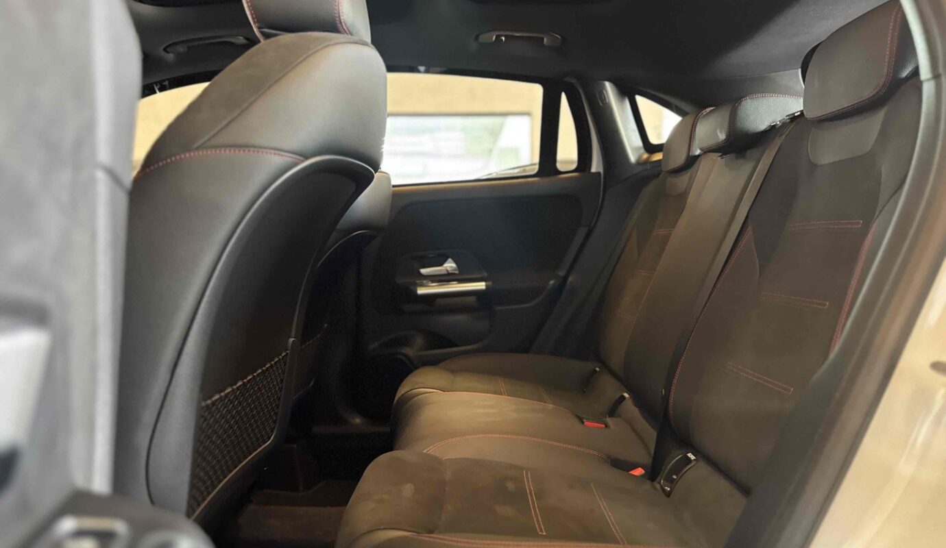 MERCEDES-BENZ GLA 200 2024