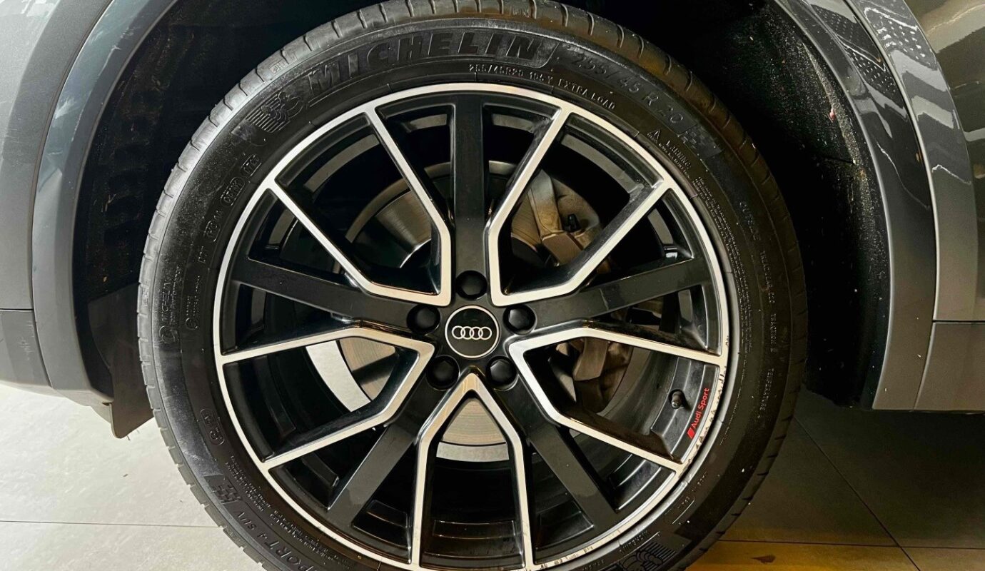 AUDI Q5 2022