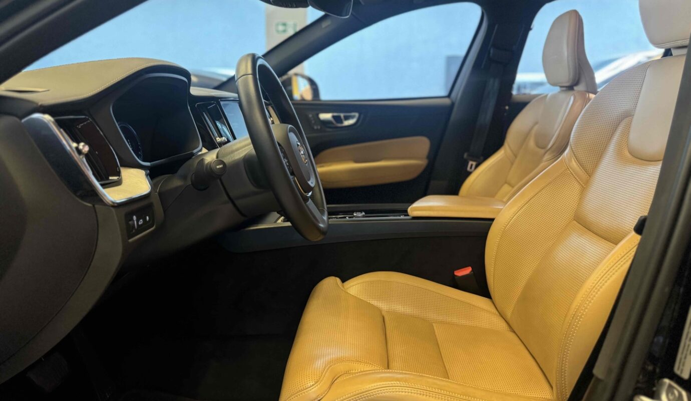 VOLVO XC60 2020