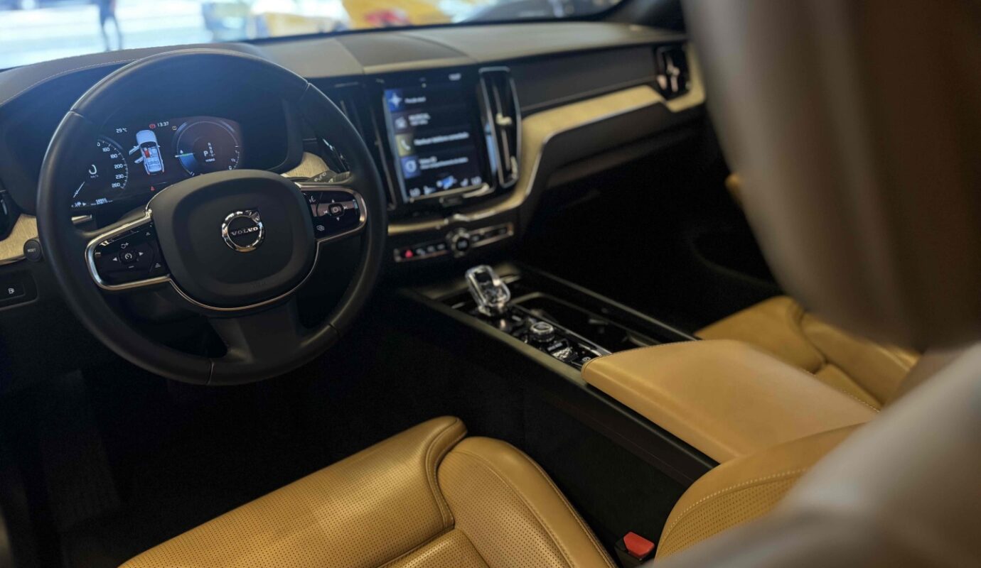 VOLVO XC60 2020