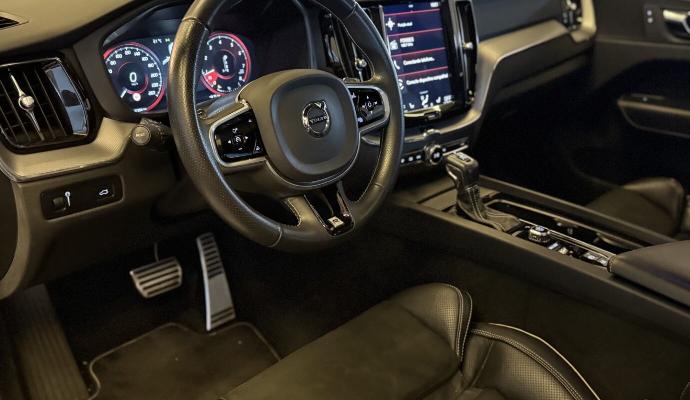 VOLVO XC60 2018