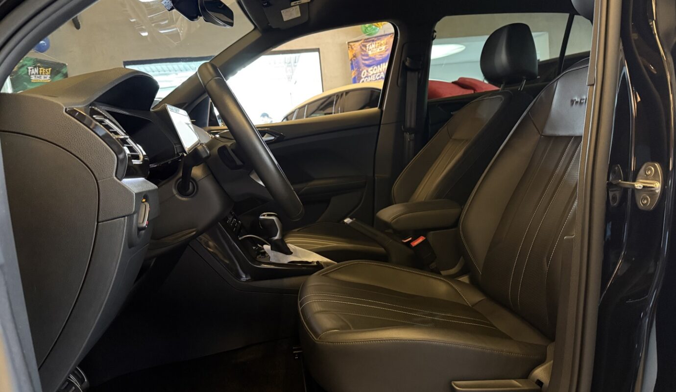 VOLKSWAGEN T-CROSS 2025