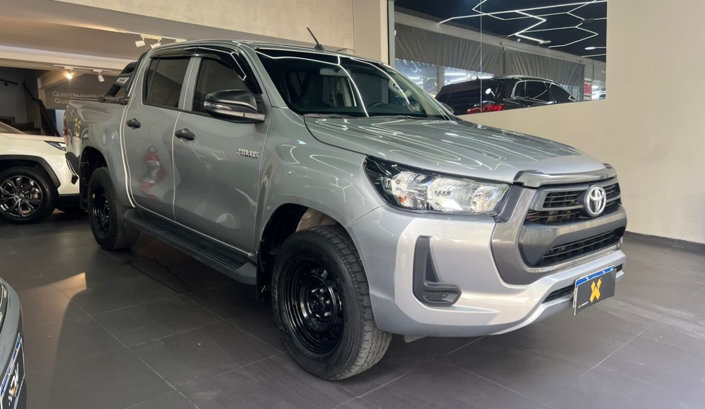 TOYOTA HILUX 2023