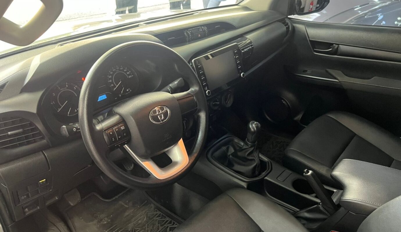 TOYOTA HILUX 2023