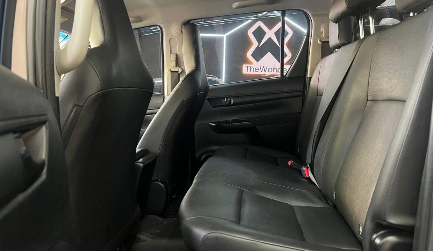 TOYOTA HILUX 2023
