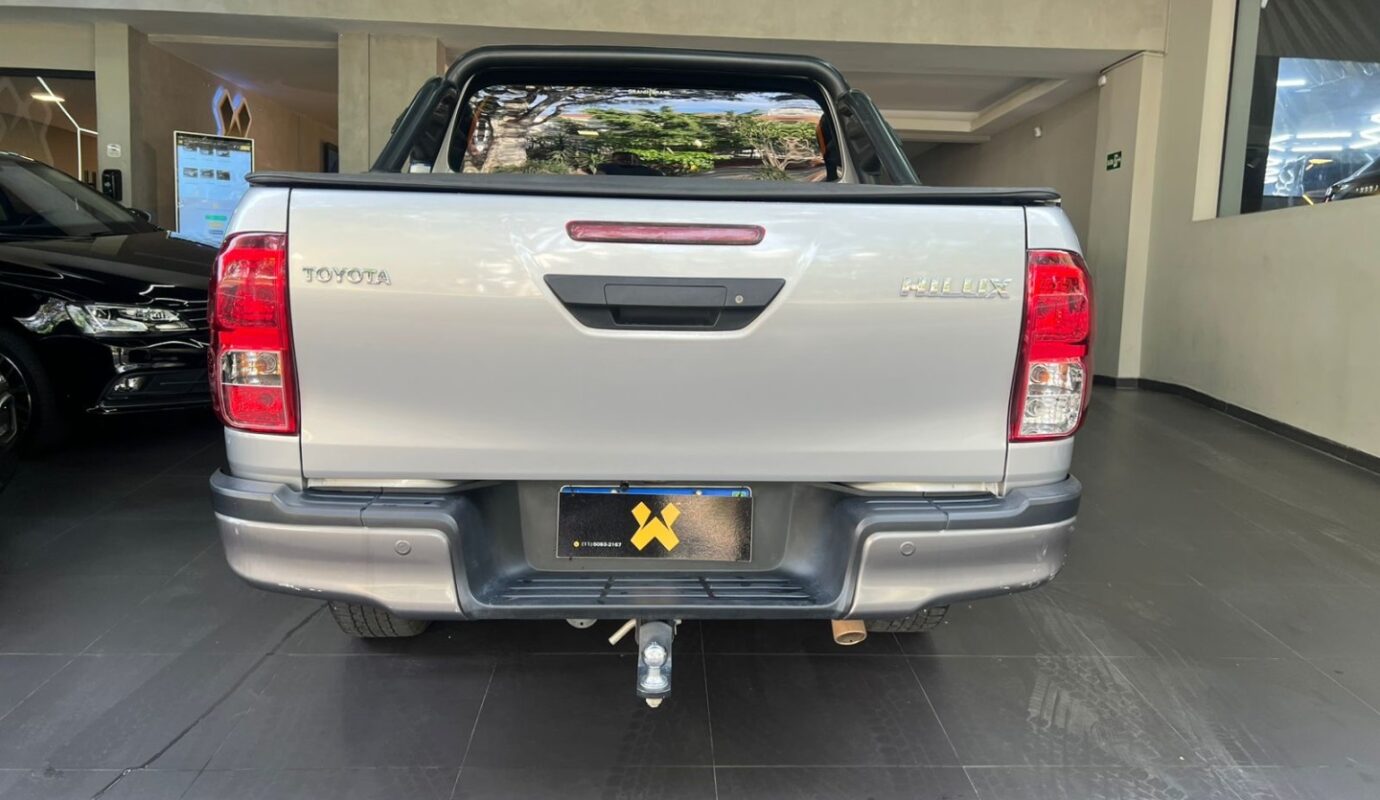 TOYOTA HILUX 2023