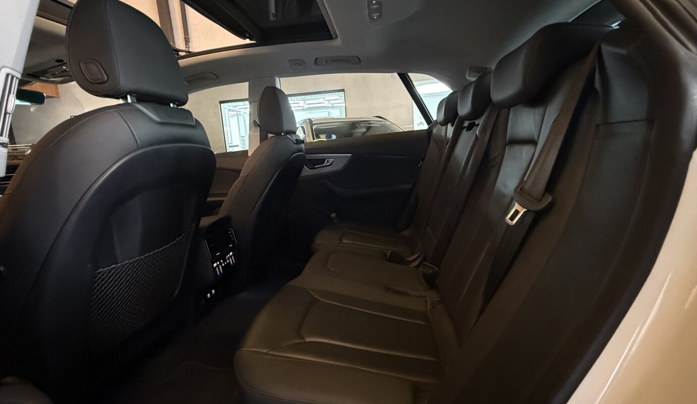 AUDI Q8 2021