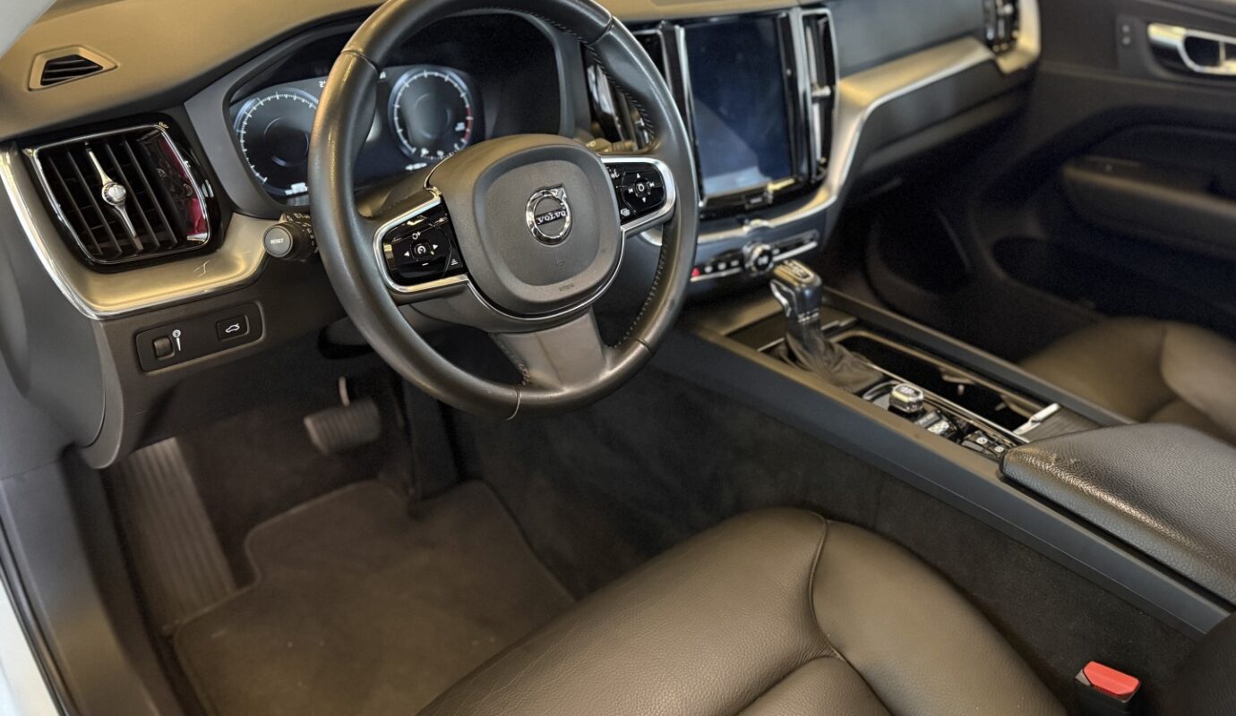 VOLVO XC60 2019