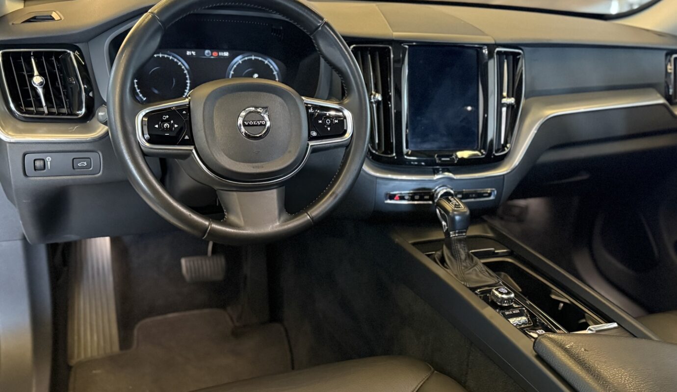 VOLVO XC60 2019