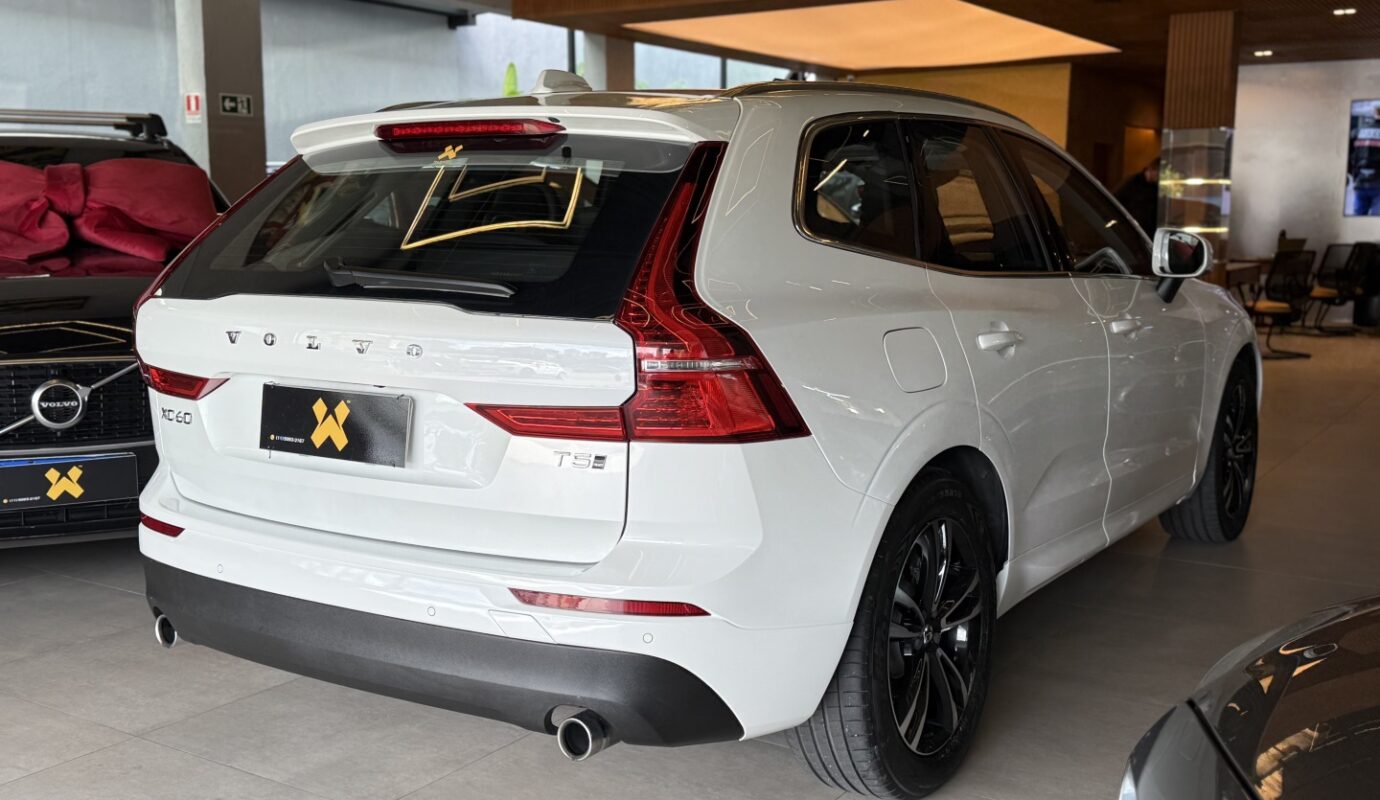 VOLVO XC60 2019