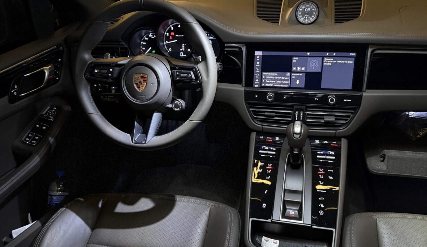 PORSCHE MACAN 2025