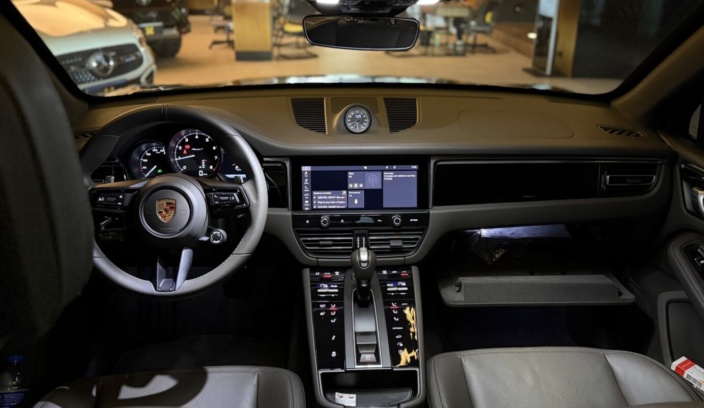 PORSCHE MACAN 2025