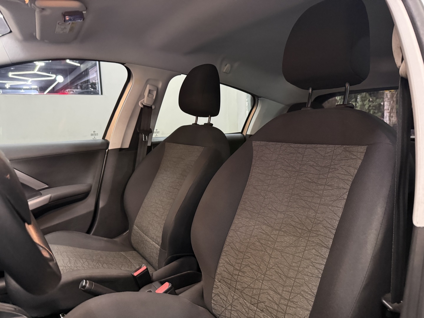 PEUGEOT 208 2020