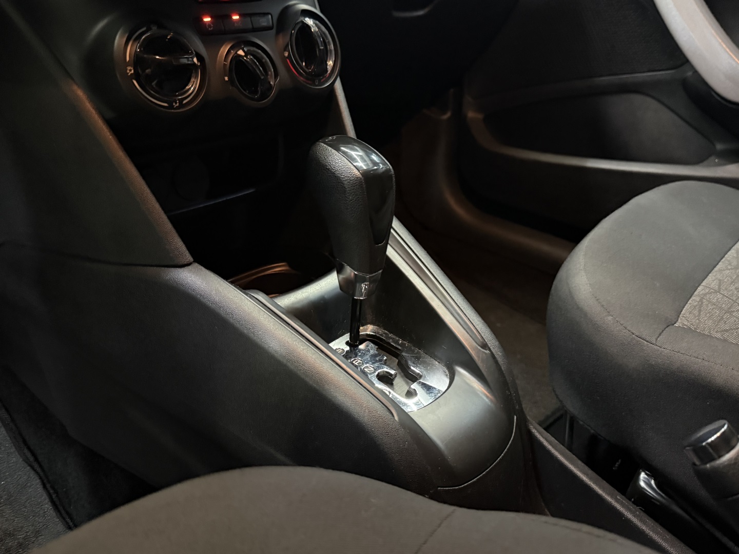 PEUGEOT 208 2020