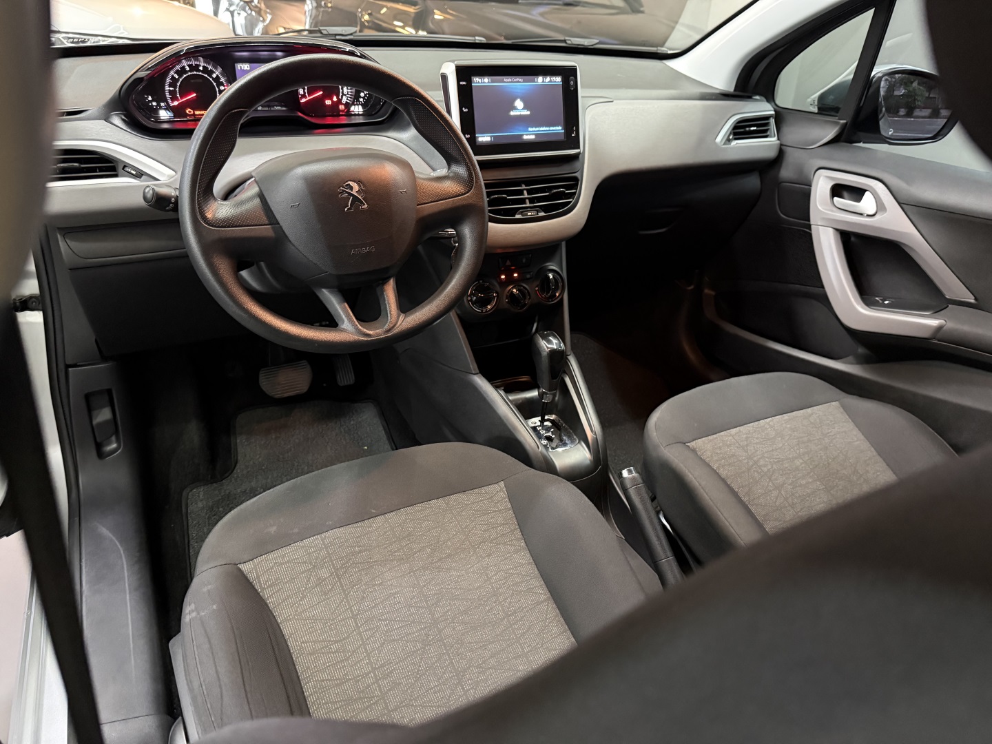 PEUGEOT 208 2020
