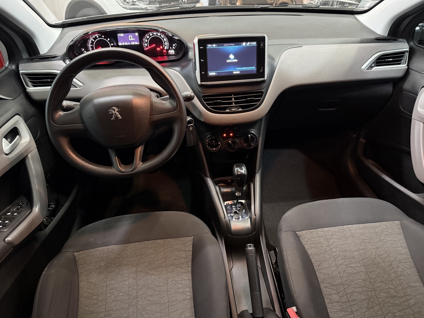 PEUGEOT 208 2020