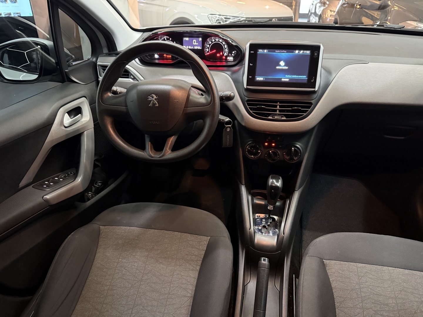 PEUGEOT 208 2020