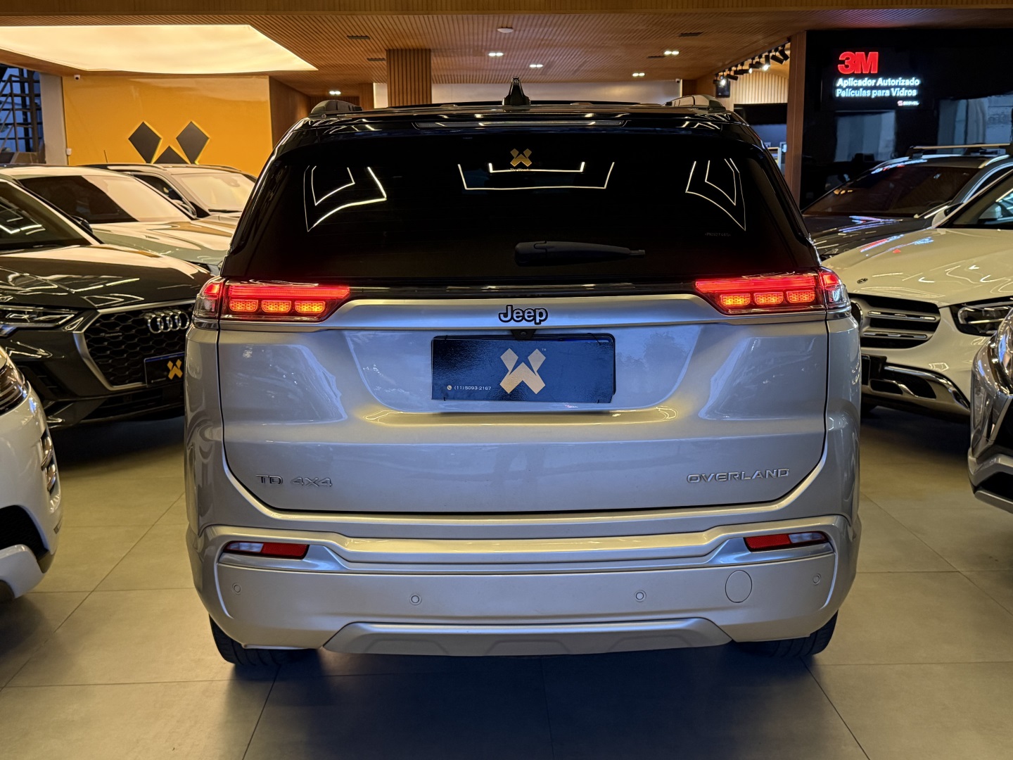 JEEP COMMANDER 2023