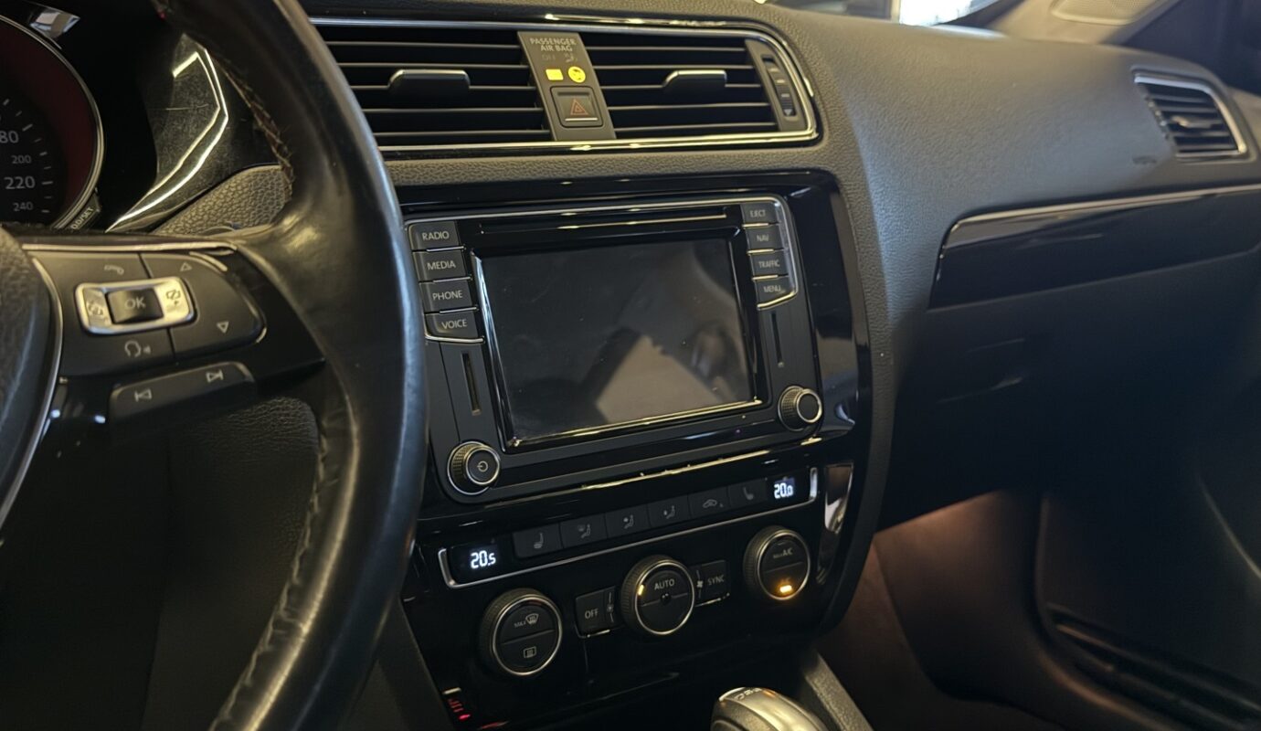 VOLKSWAGEN JETTA 2017