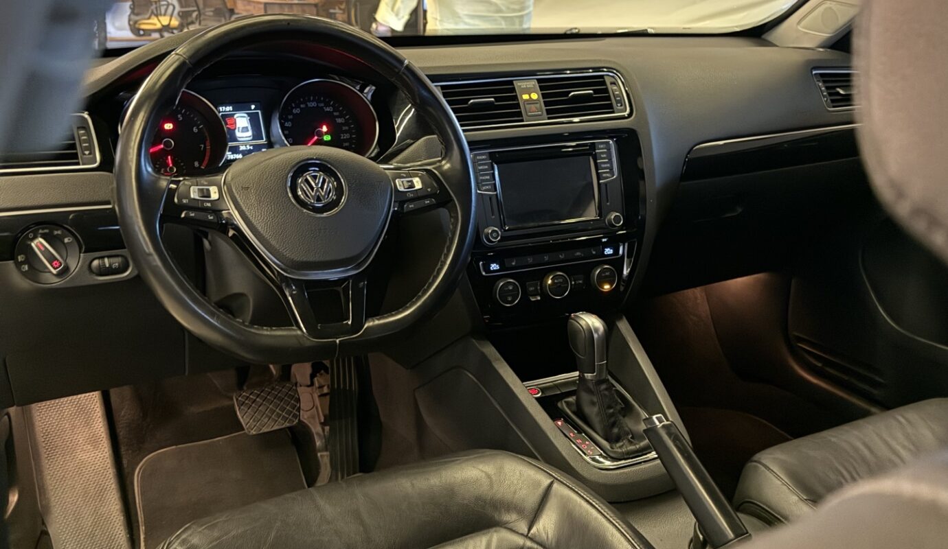 VOLKSWAGEN JETTA 2017