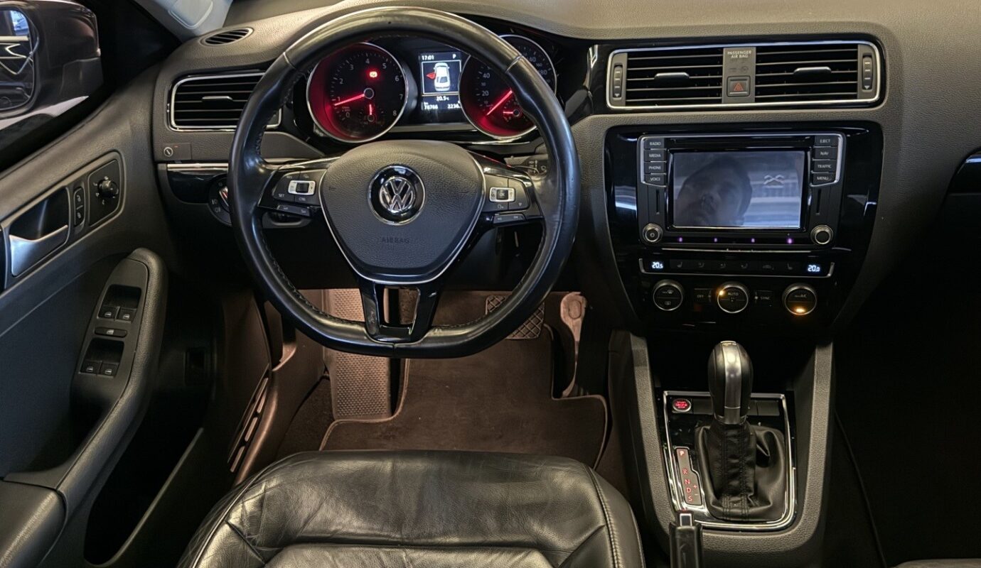 VOLKSWAGEN JETTA 2017