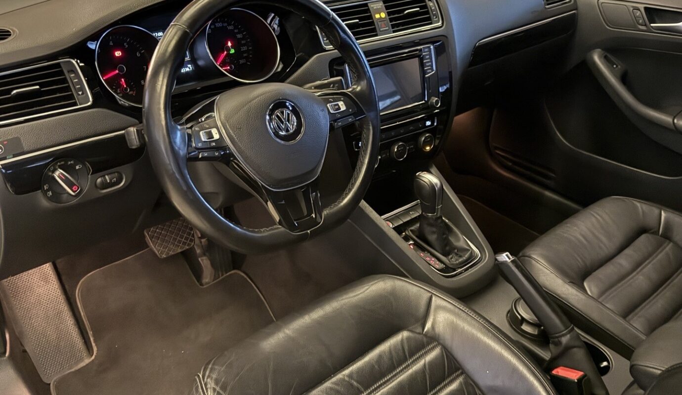 VOLKSWAGEN JETTA 2017