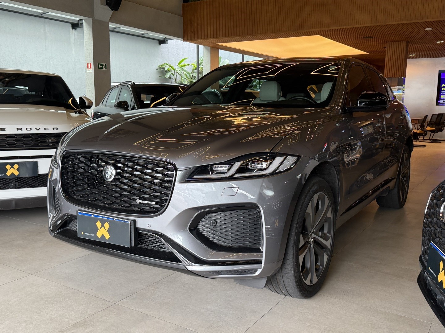 JAGUAR F-PACE 2024