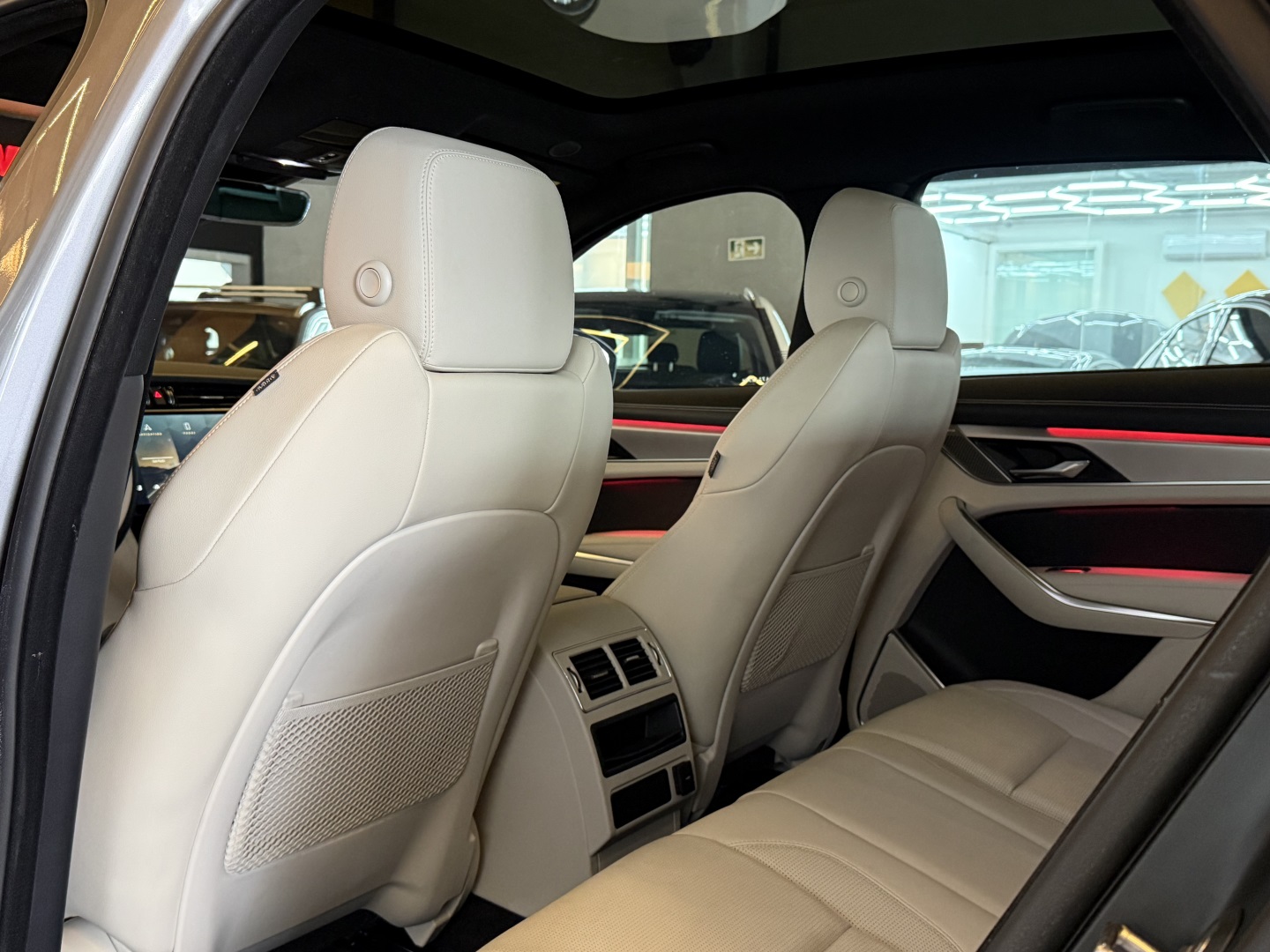 JAGUAR F-PACE 2024