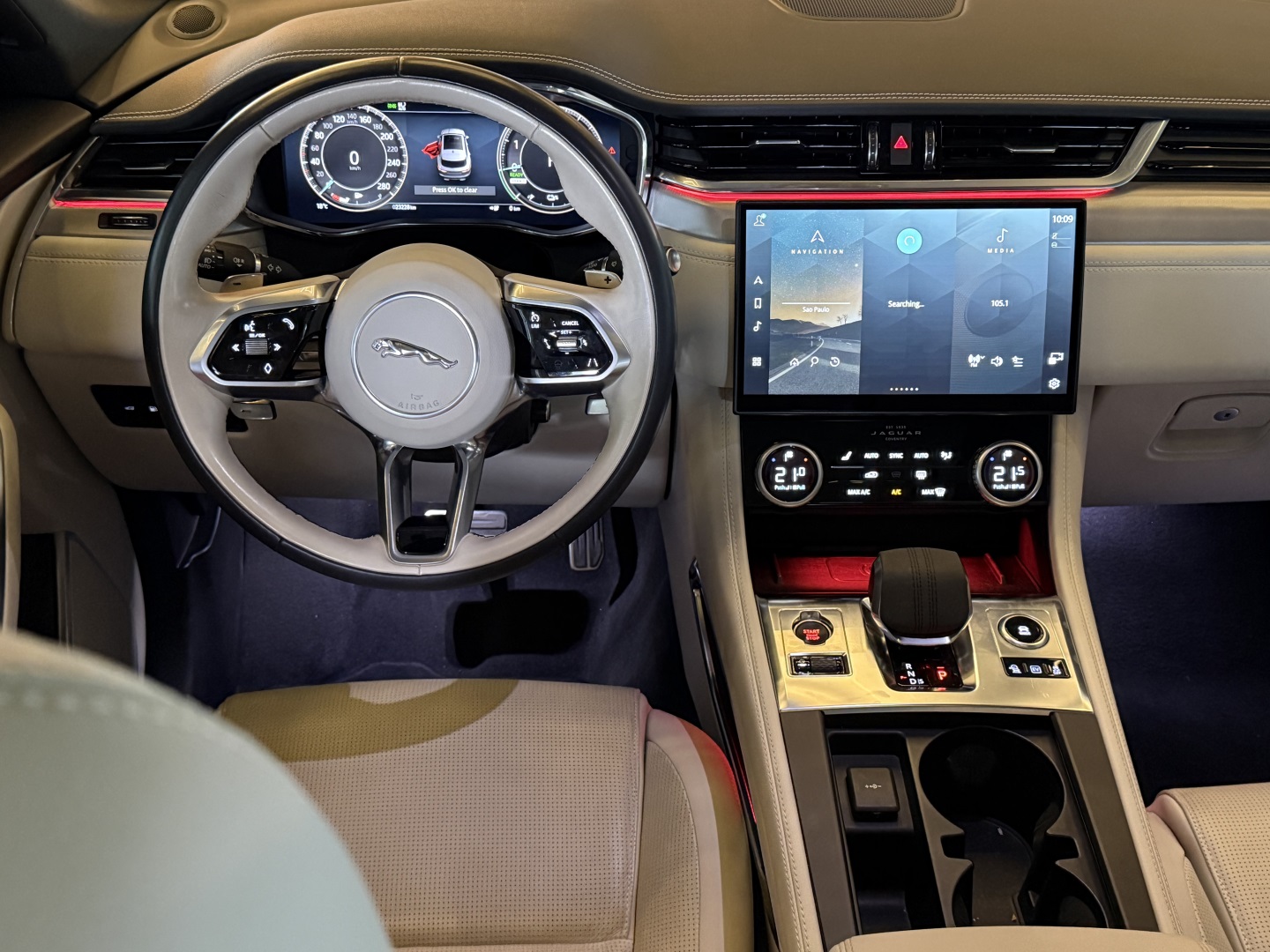 JAGUAR F-PACE 2024