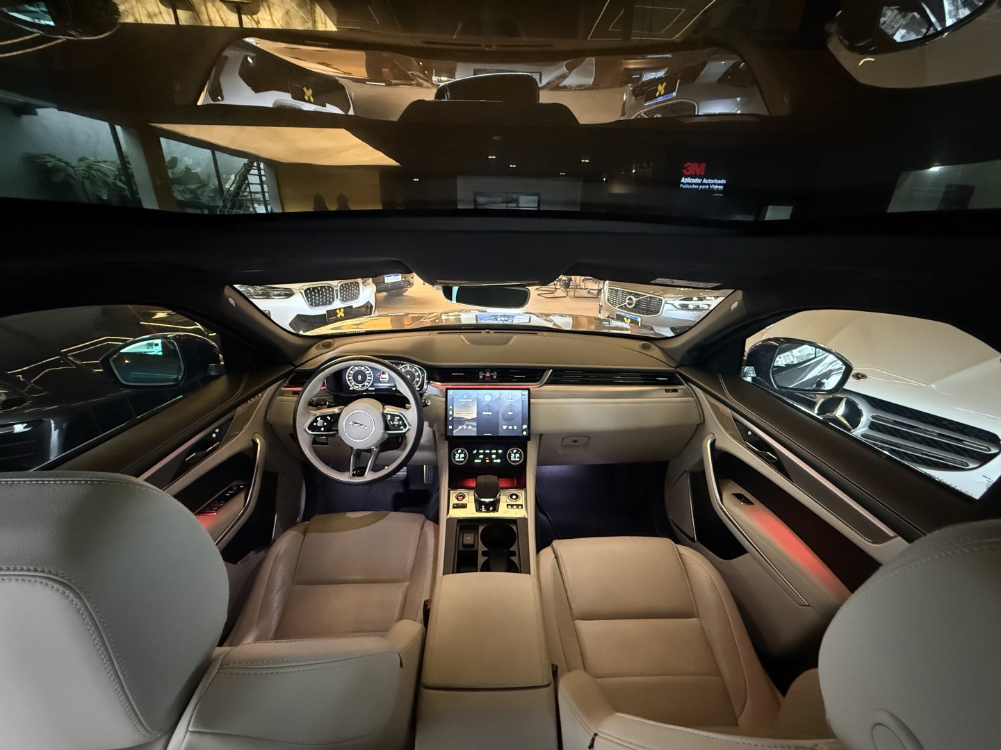 JAGUAR F-PACE 2024