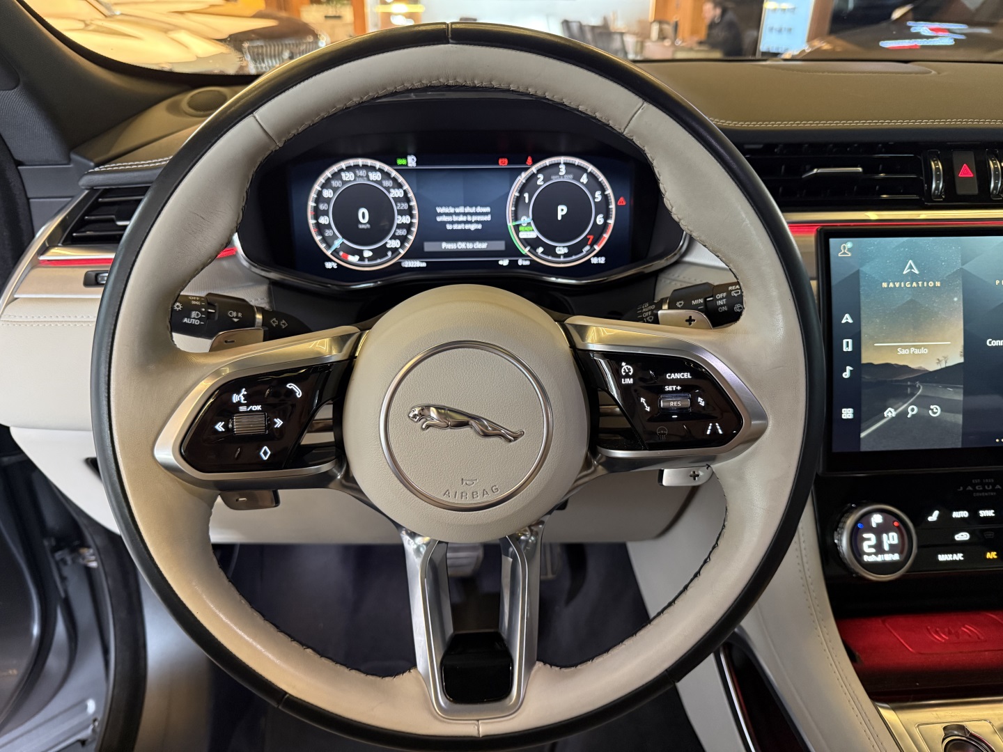 JAGUAR F-PACE 2024