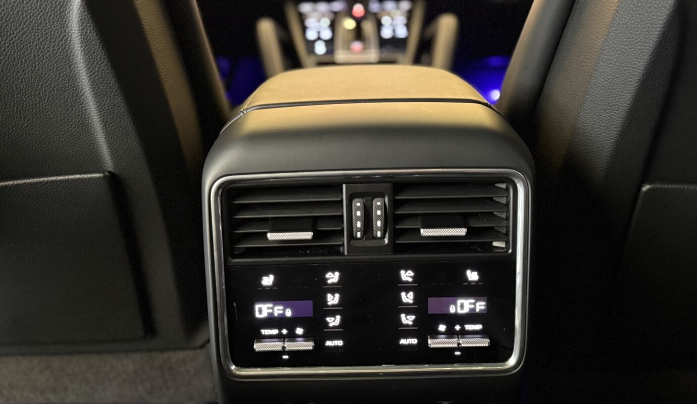 PORSCHE CAYENNE 2023