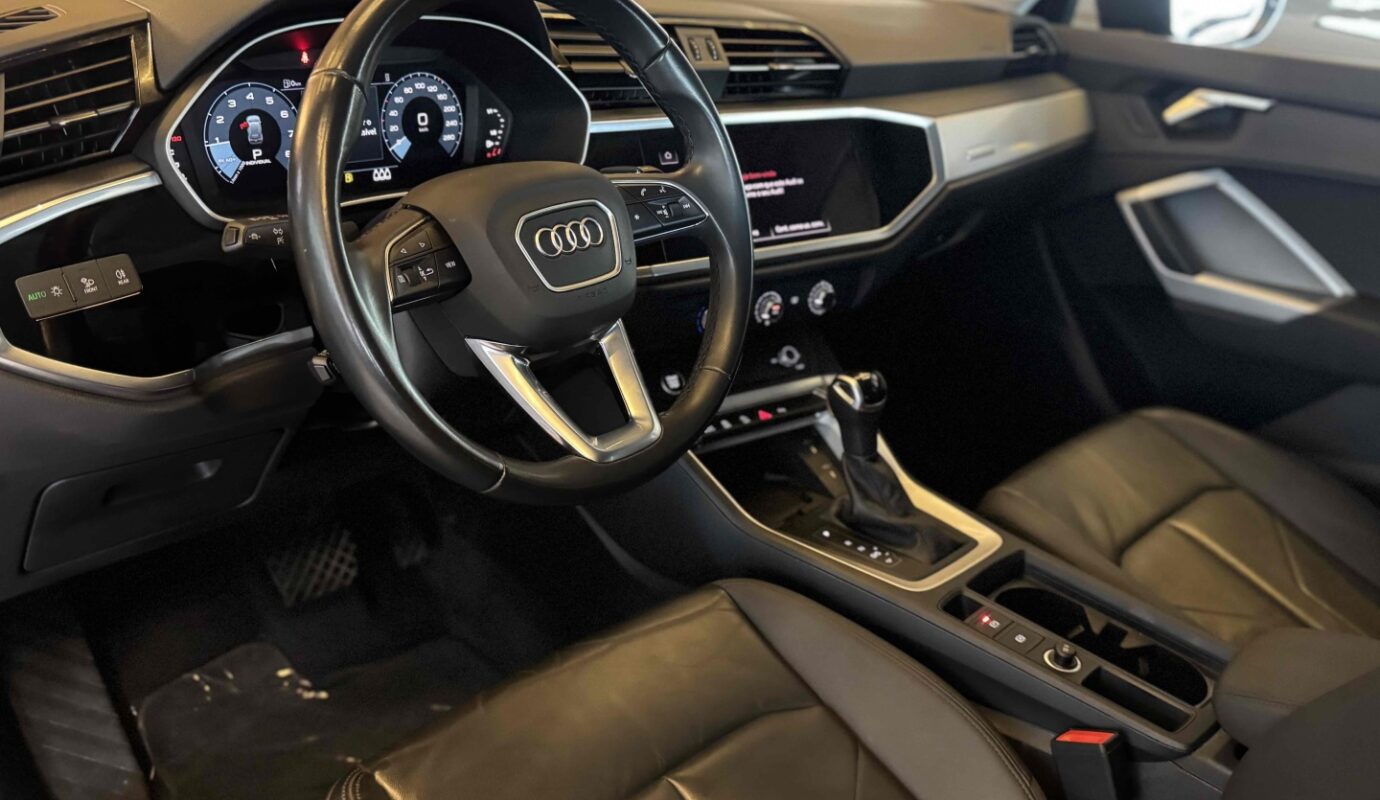 AUDI Q3 2024