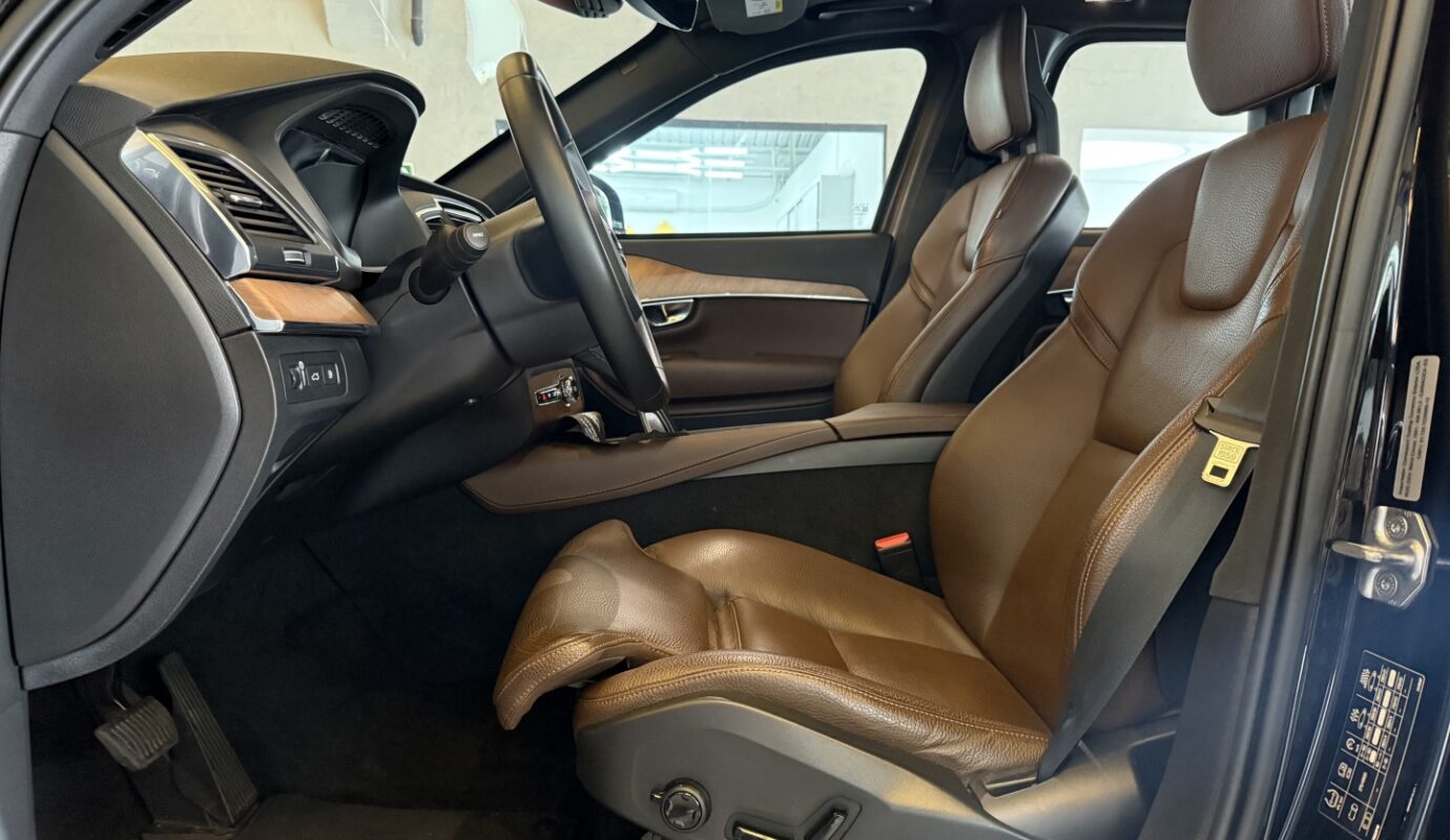 VOLVO XC90 2021