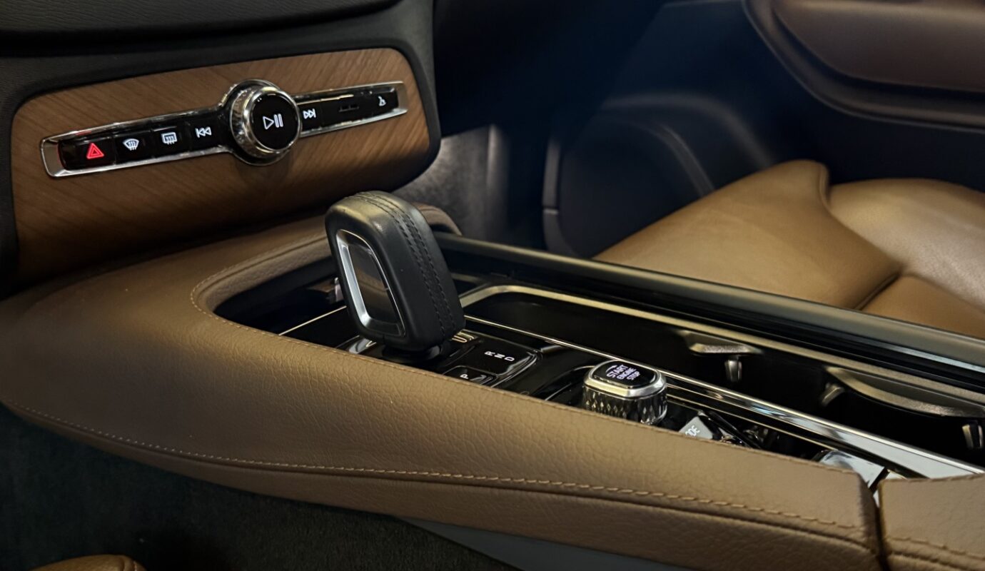 VOLVO XC90 2021