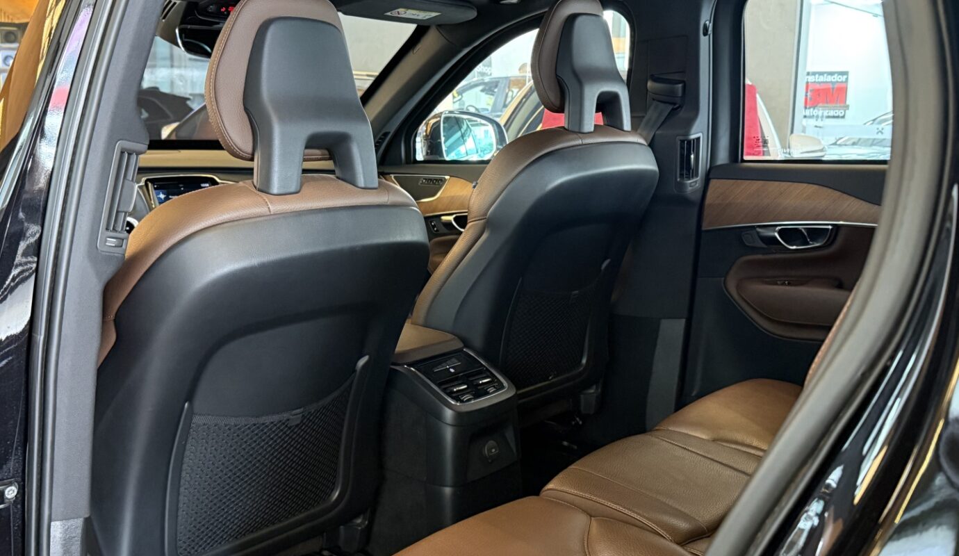 VOLVO XC90 2021