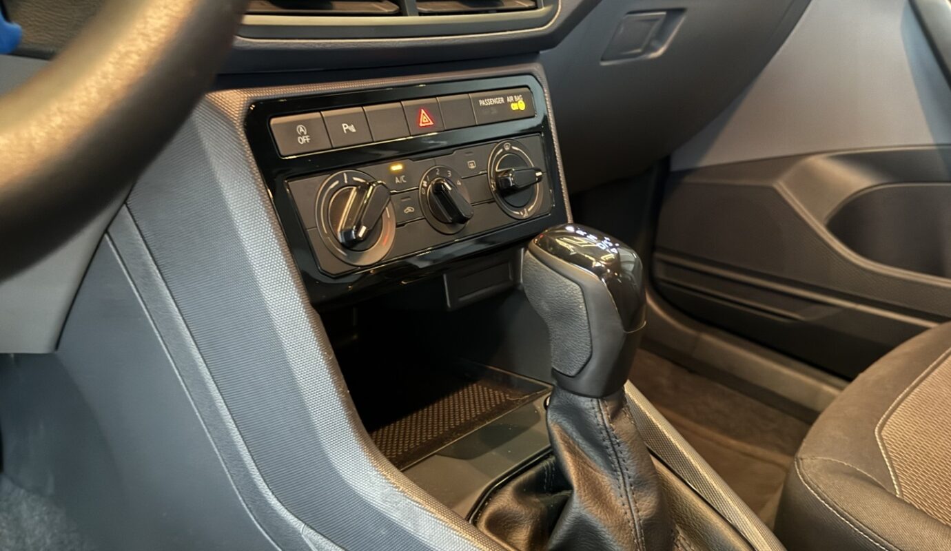 VOLKSWAGEN T-CROSS 2024