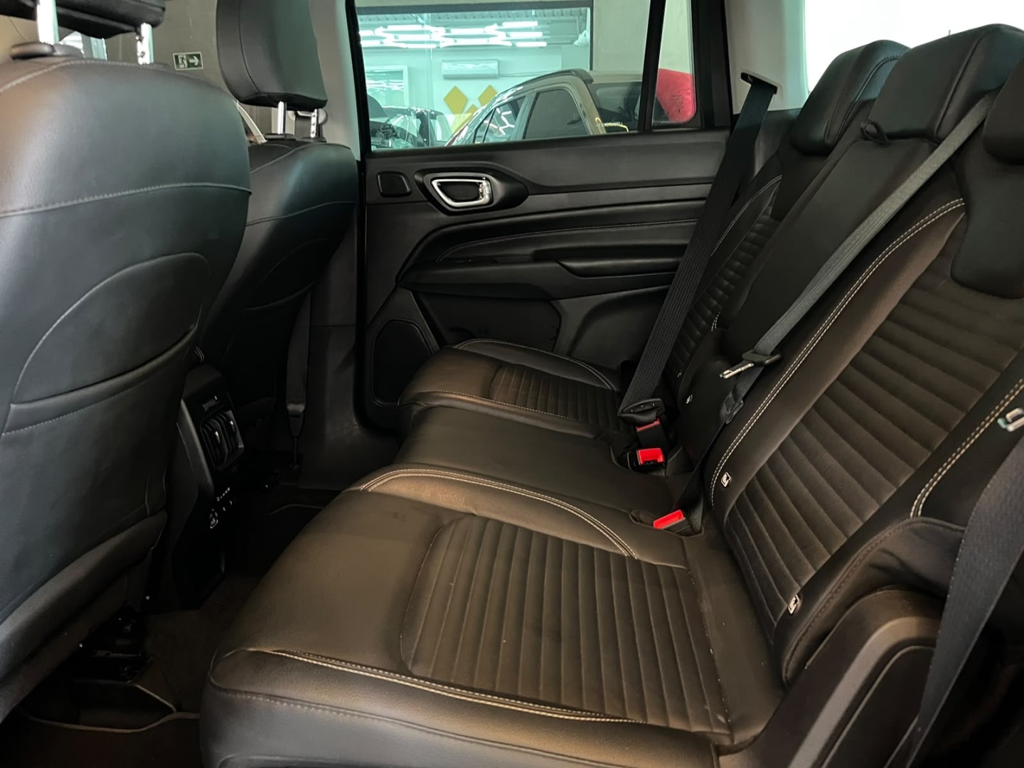 JEEP COMMANDER 2025