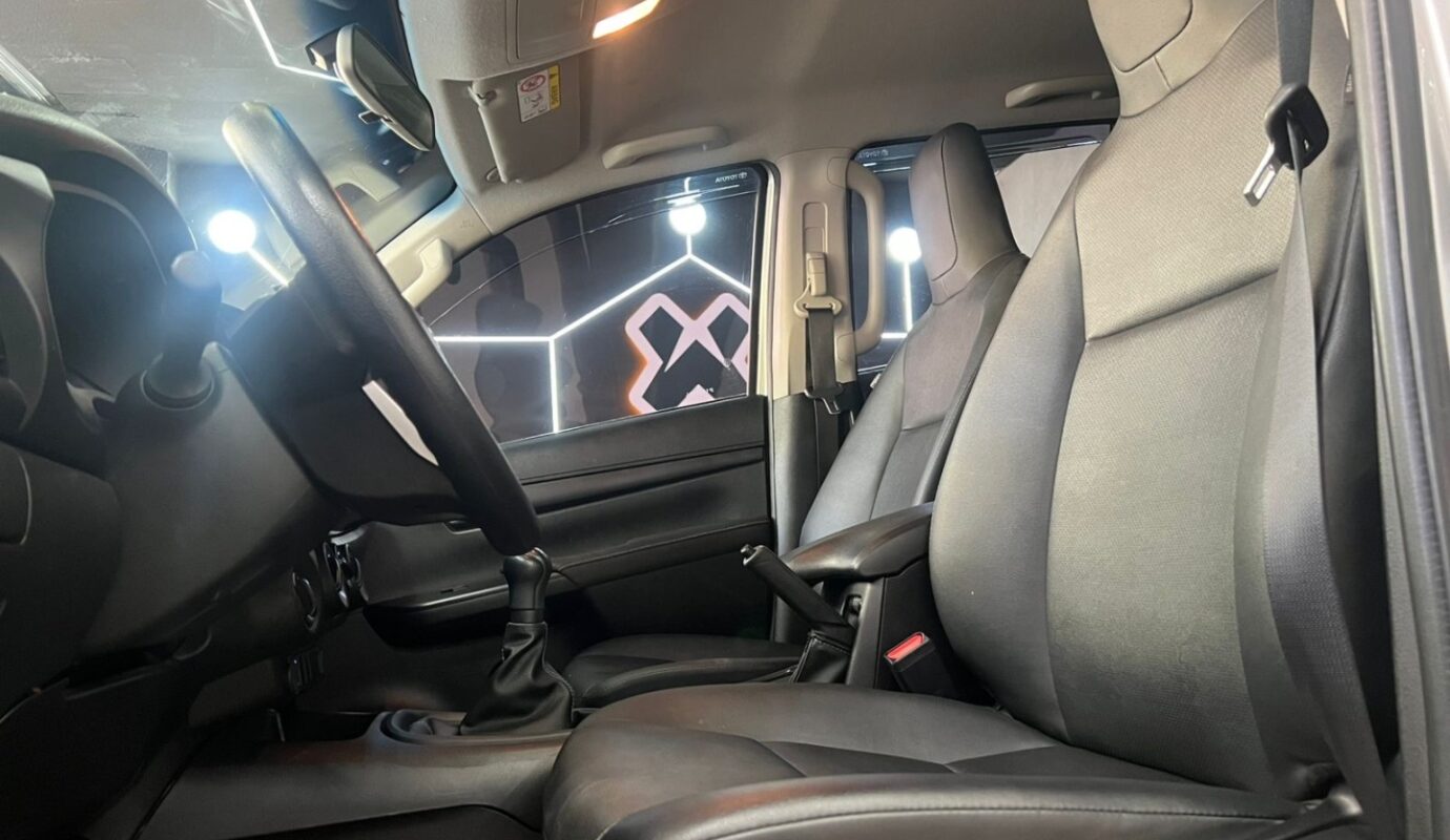 TOYOTA HILUX 2023