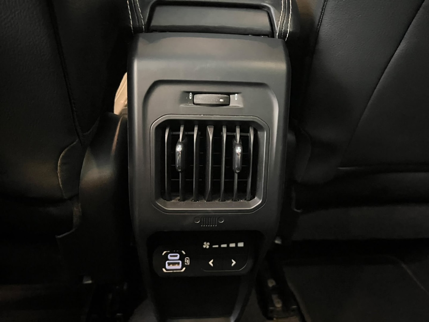 JEEP COMMANDER 2025