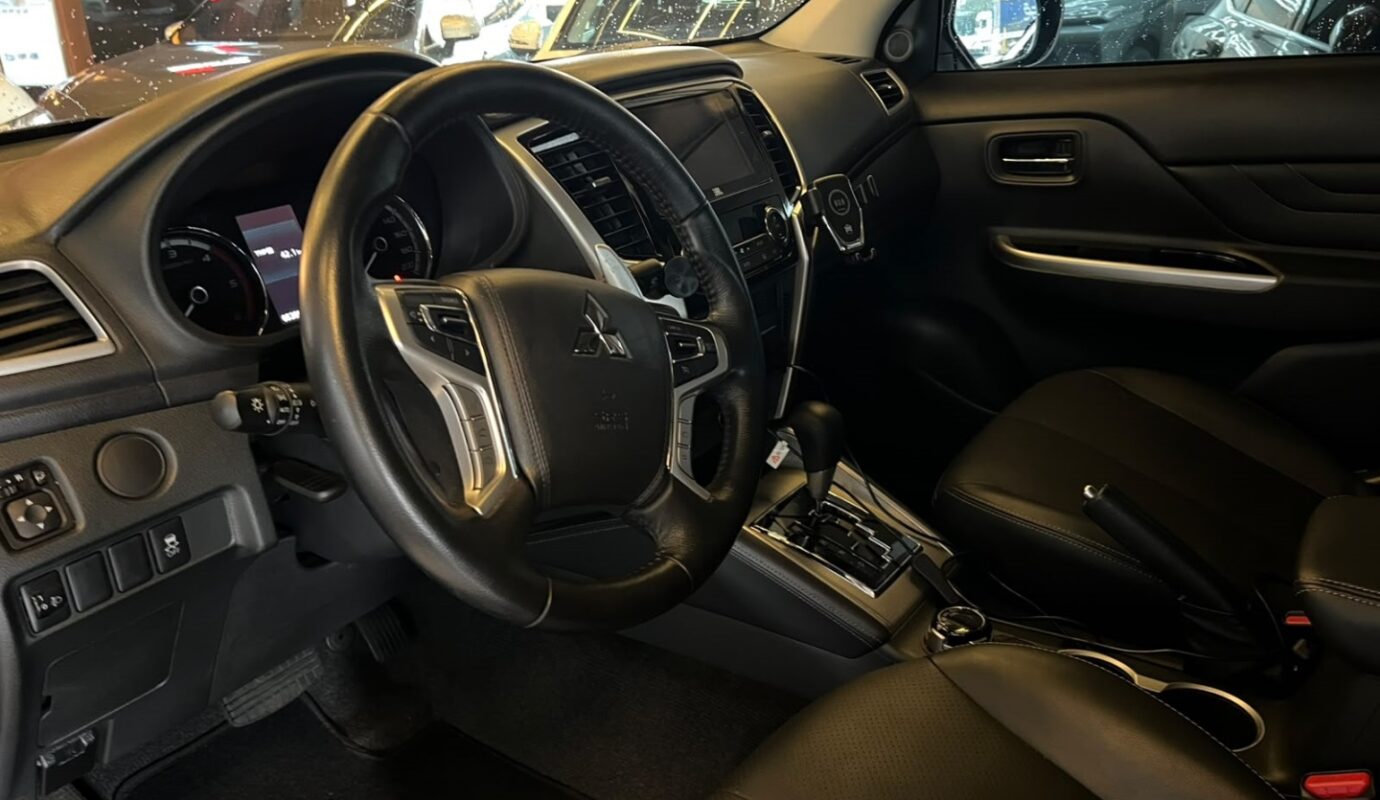 MITSUBISHI L200 TRITON 2024